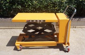 China 300-500kg mini semi electric mobile folded hydraulic platform scissor lift table with Battery