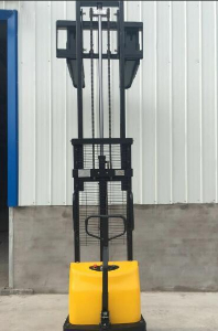 Technical details of Semi-Electric Pallet Stacker