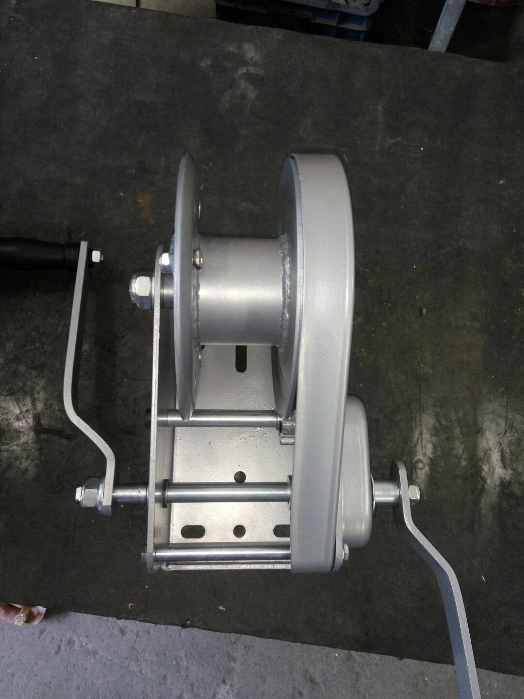 2600LBS hand winch (with two handle handle)-3.jpg