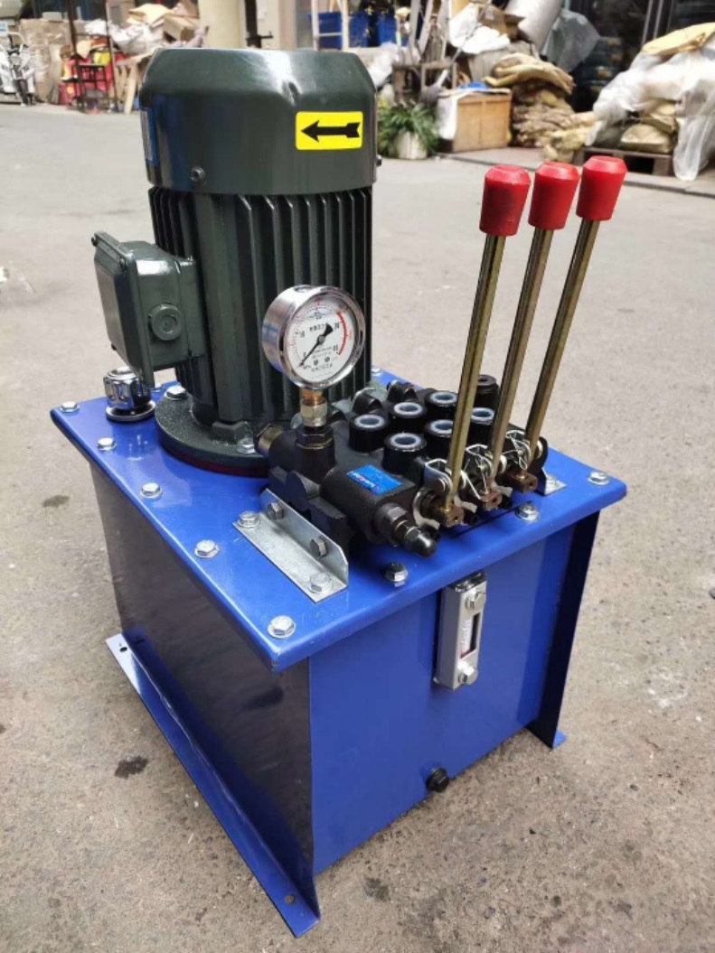 Hydraulic pump (oil pump).jpg