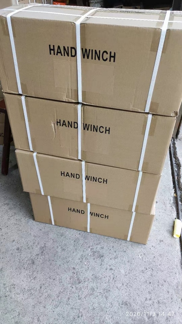 Two handle hand winch 1800LBS delivered to Spain2.jpg