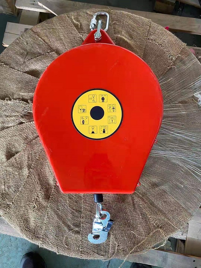 Self retracting Fall Arrester with 40Mtr rope (with O ring in the top)2.jpg